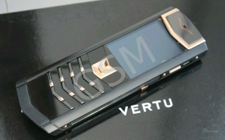 Vertu Signature S Design Ultimate Gold Black Leather