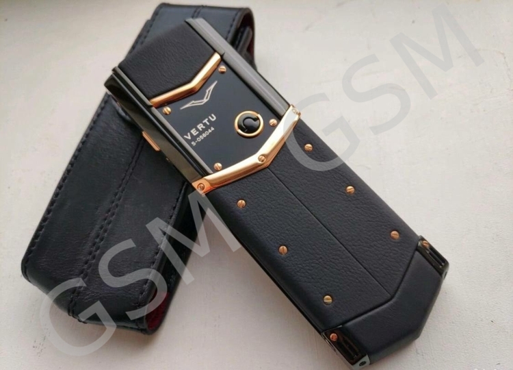 Vertu Signature S Design Ultimate Gold Black Leather